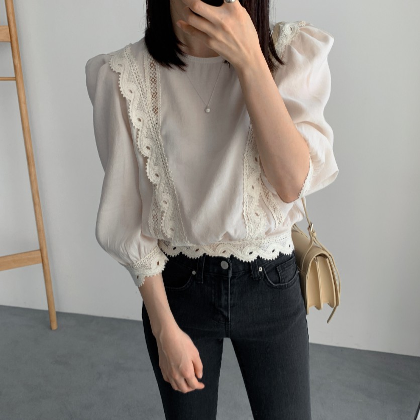 Áo Thun Tay Dài Cổ Tròn Phối Ren Hoa 33464