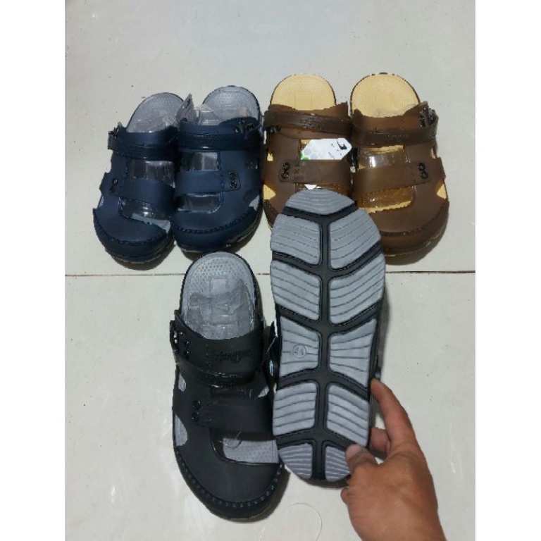 Dép nhựa dẻo êm nam bít bũi thoáng khí có quai