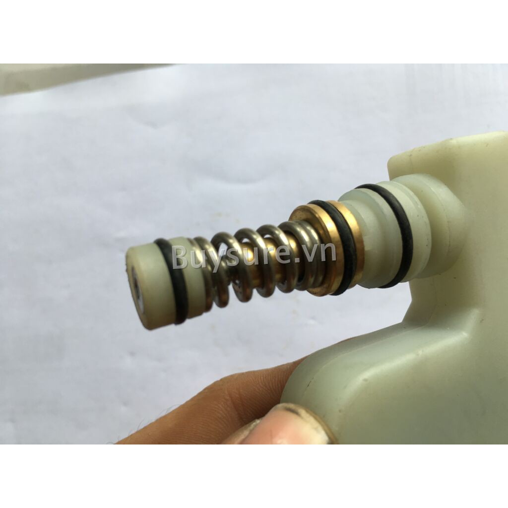 Rơle tự ngắt của máy rửa xe cao áp gia đình