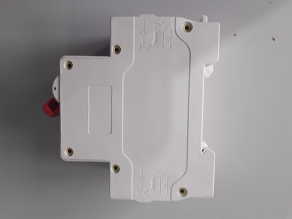 Aptomat CB 1000V DC 2P 16A 20A 32A 63A GECHELE chuyên dụng cho hệ thống điện mặt trời bộ ngắt mạch quang điện