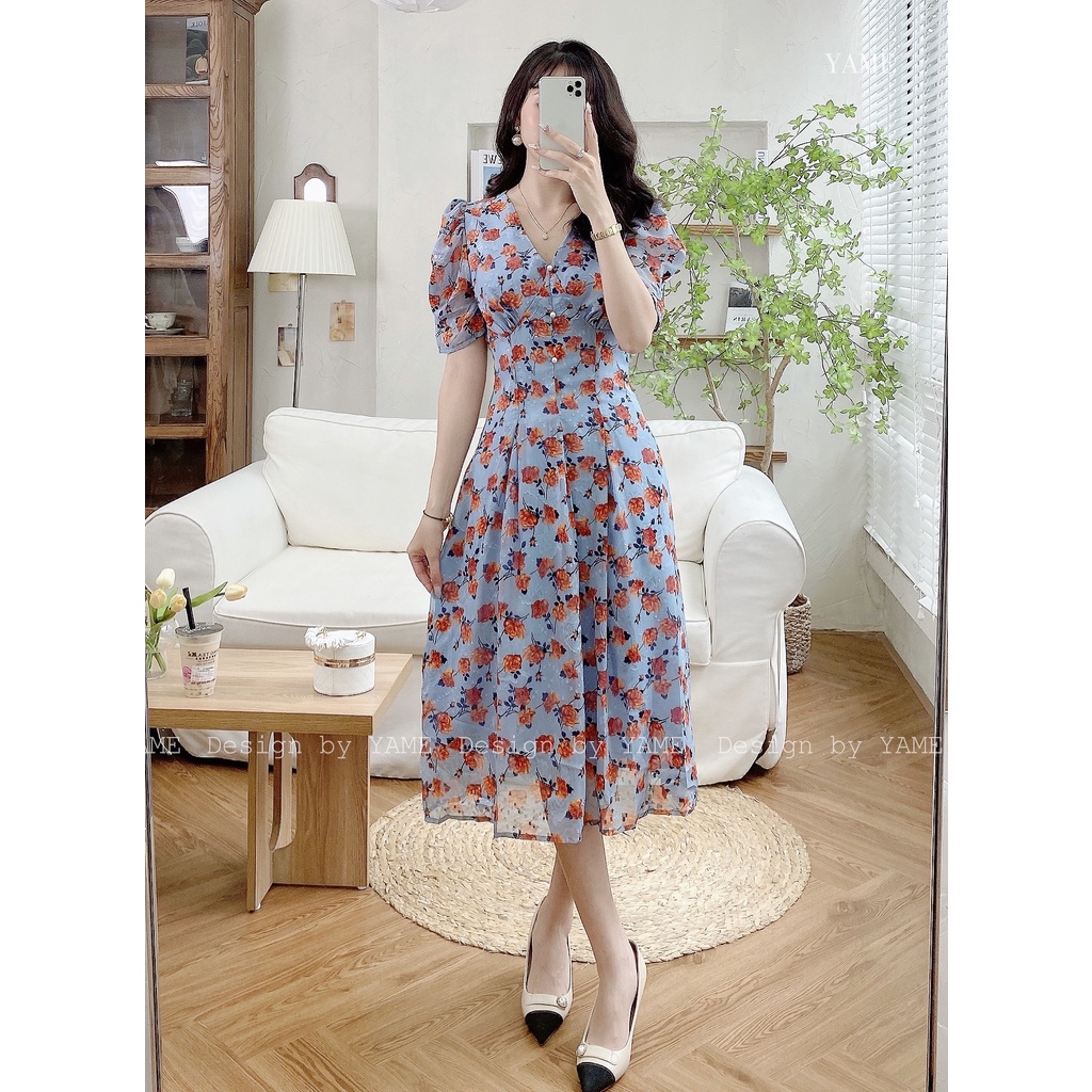 Váy đầm hoa nữ ngắn tay dáng dài cổ tim đính cúc Lamia trắng YAME