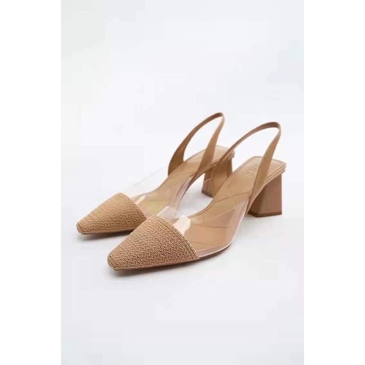 Sandal nữ Zr full box[HÀNG SẴN nên lùi 1 size nhé]