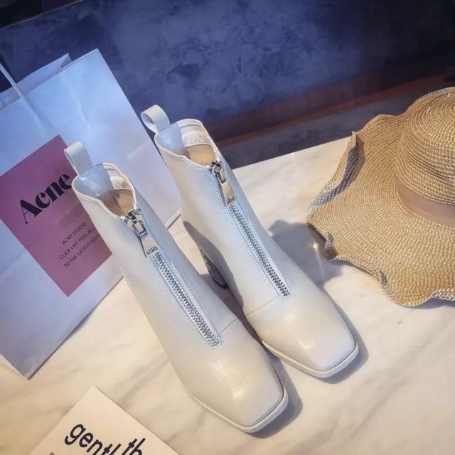 Boots da khoá trước đế vuông ( kèm ảnh thật )