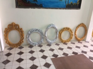 Khung gương cổ điển
