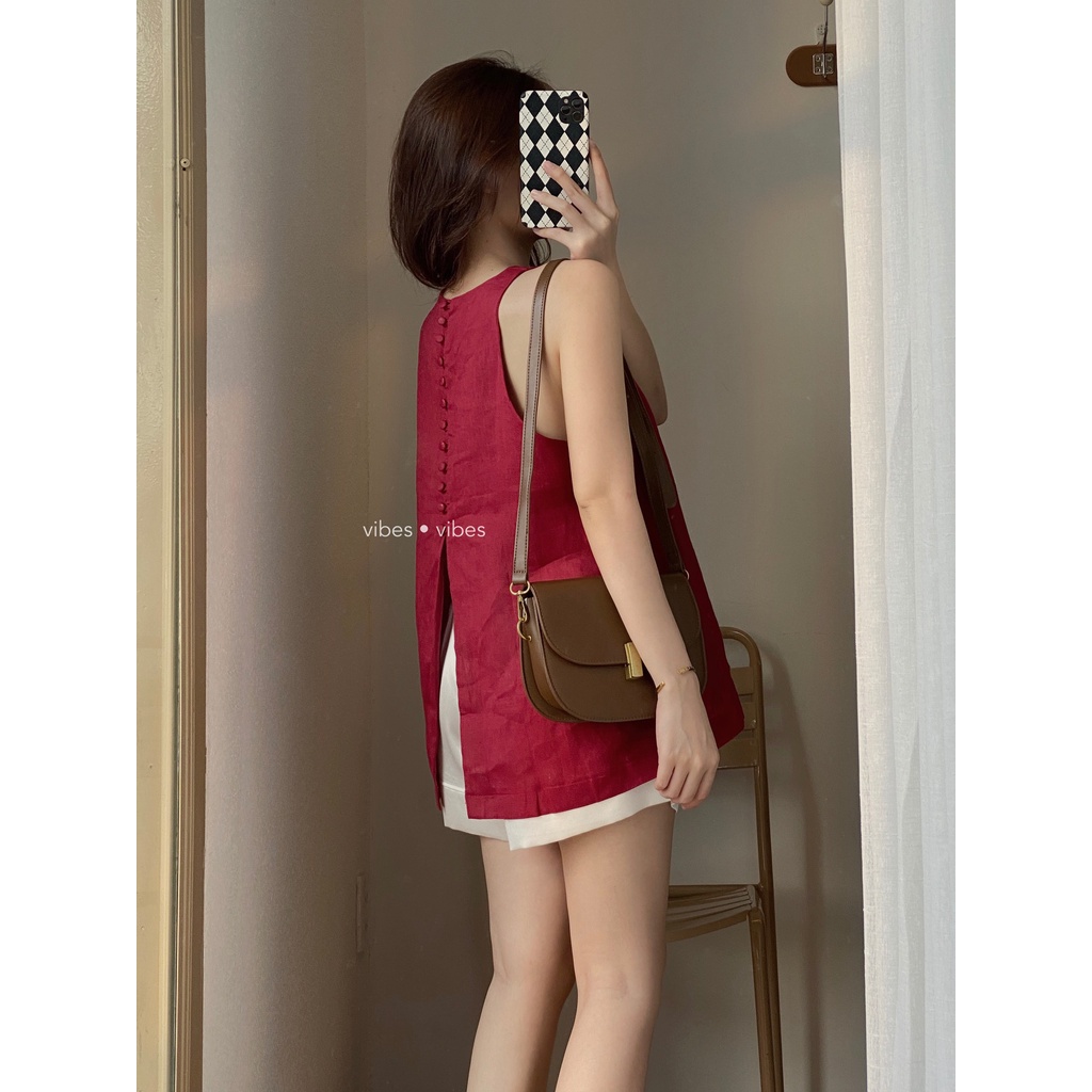 ÁO SÁT NÁCH DÁNG DÀI CÚC BỌC XẺ LƯNG AV1678