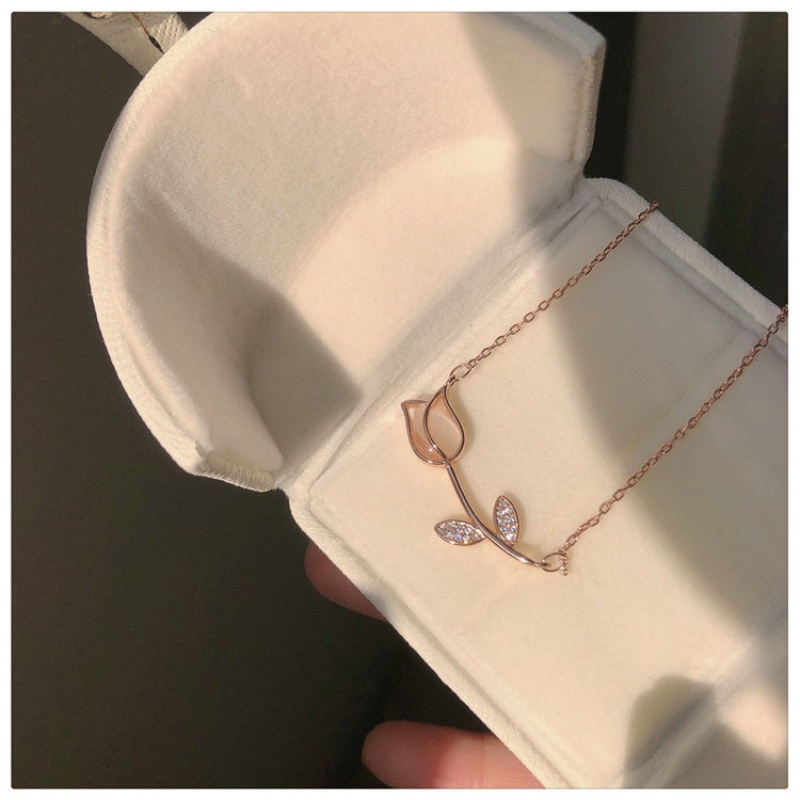 Vòng cổ Mặt Hoa Tulip Đính Đá opal Sang Trọng