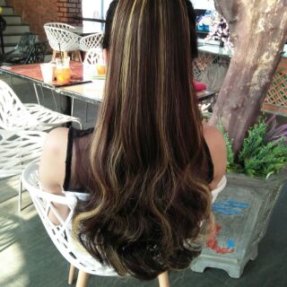 Tóc cột line hình tự chụp