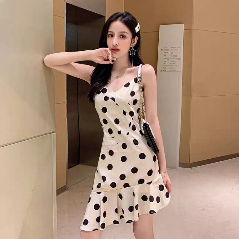 (Hàng oder) Váy đầm hai dây vải voan họa tiết chấm bi vạt bèo đuôi cá. Váy đầm 2s cổ V đuôi cad lệch.