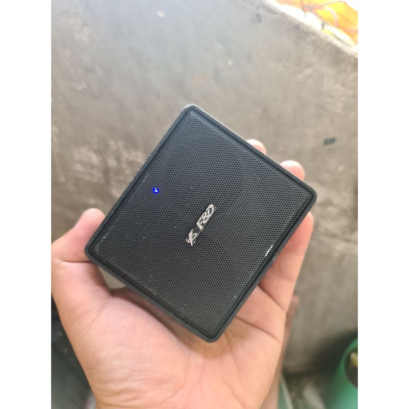 Loa bluetooth  Fenda W5 chính hãng  qua sử dụng 95% có trầy Xước