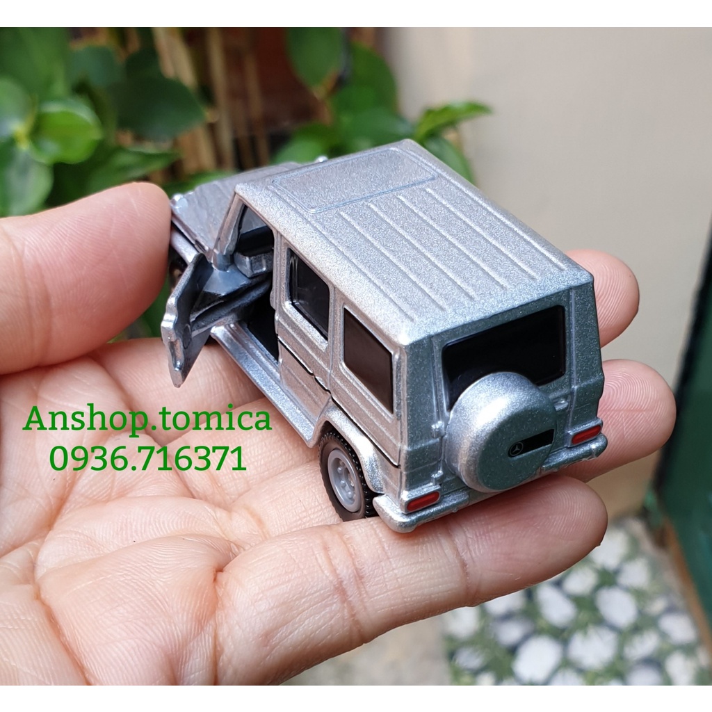 Mô hình siêu xe M e r c e d e s màu bạc mở được cửa tomica Nhật Bản