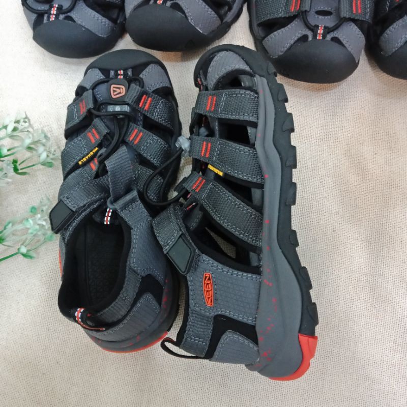 giày Sandal rọ bé trai xám đen