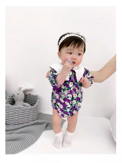 Body cổ trắng bé gái