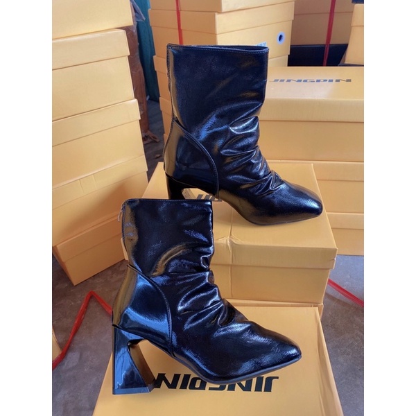 BOOT NỮ CỔ CAO BỐT NHĂN DA BÓNG GÓT VẠT SỐ 7 LOẠI ĐẸP HỘP VÀNG 8088