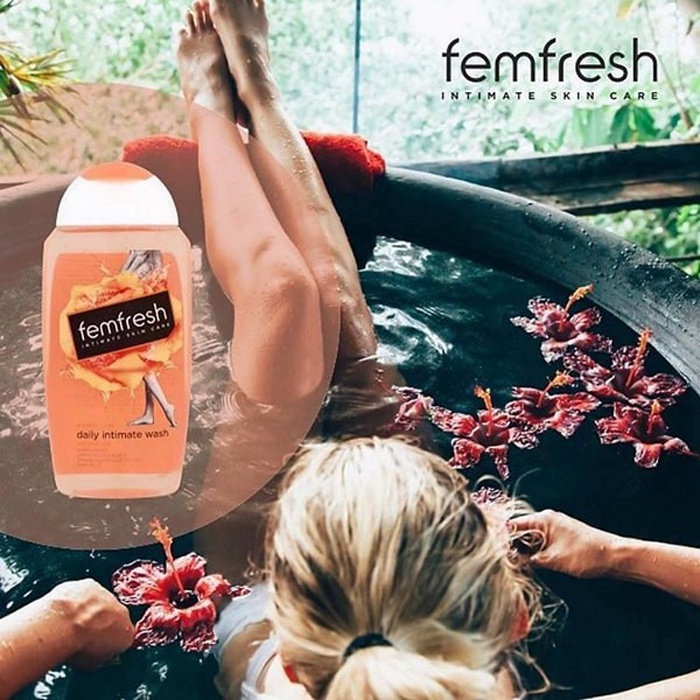 Dung dịch vệ sinh phụ nữ Femfresh Daily Intimate Wash, Chiết Xuất Thiên Nhiên Dịu Nhẹ, Dưỡng Ẩm, Kháng Viêm 250ml (UK)