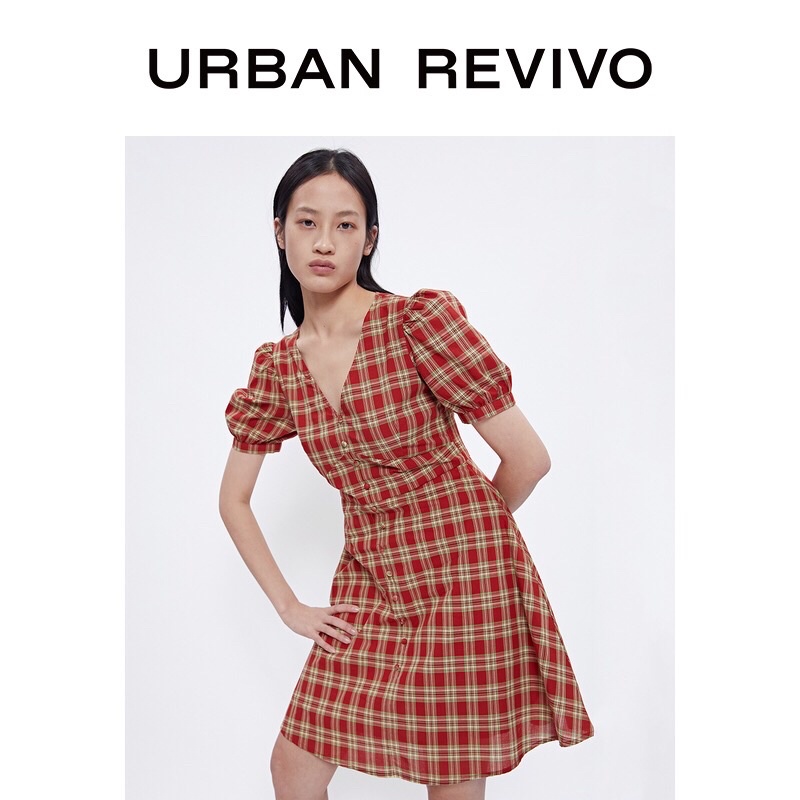 Đầm sọc đỏ Urban Revivo