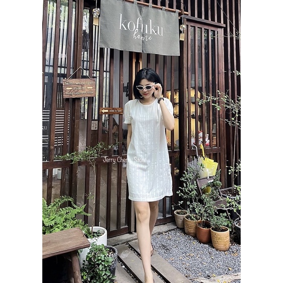 Đầm suông tay ngắn ren nổi