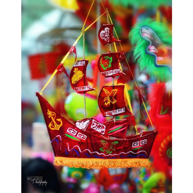 Size Trung:Lồng đèn giấy kiếng truyền thống: con thỏ, gà, máy bay, thuyền, sen, ngôi sao....