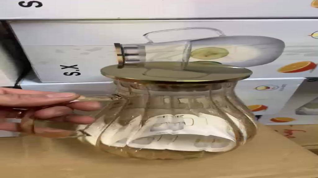 Bình nước thuỷ tinh dọc dưa chịu nhiệt 400 độ Bình đựng nước Huydecor | BigBuy360 - bigbuy360.vn