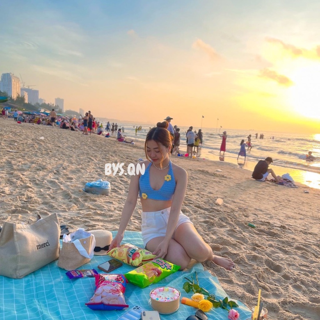 Áo cổ chữ V một màu basic dáng yếm đan hoa trang trí "candy top"