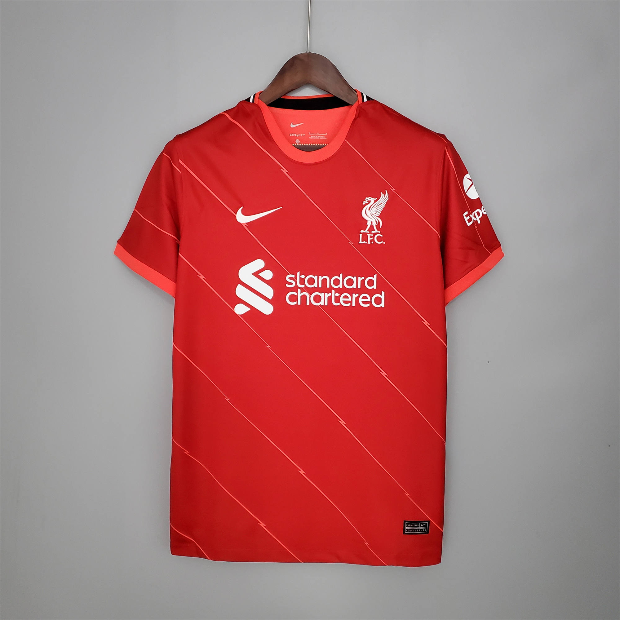 Áo thể thao in logo Liverpool 21-22 thời trang năng động