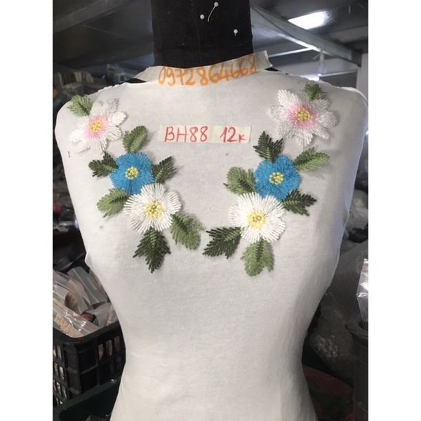 Set 2 bông hoa thêu Bh88