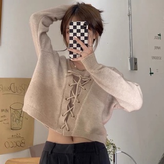 Áo len dáng croptop đan dây chất len mịn mẫu thu đông 2021