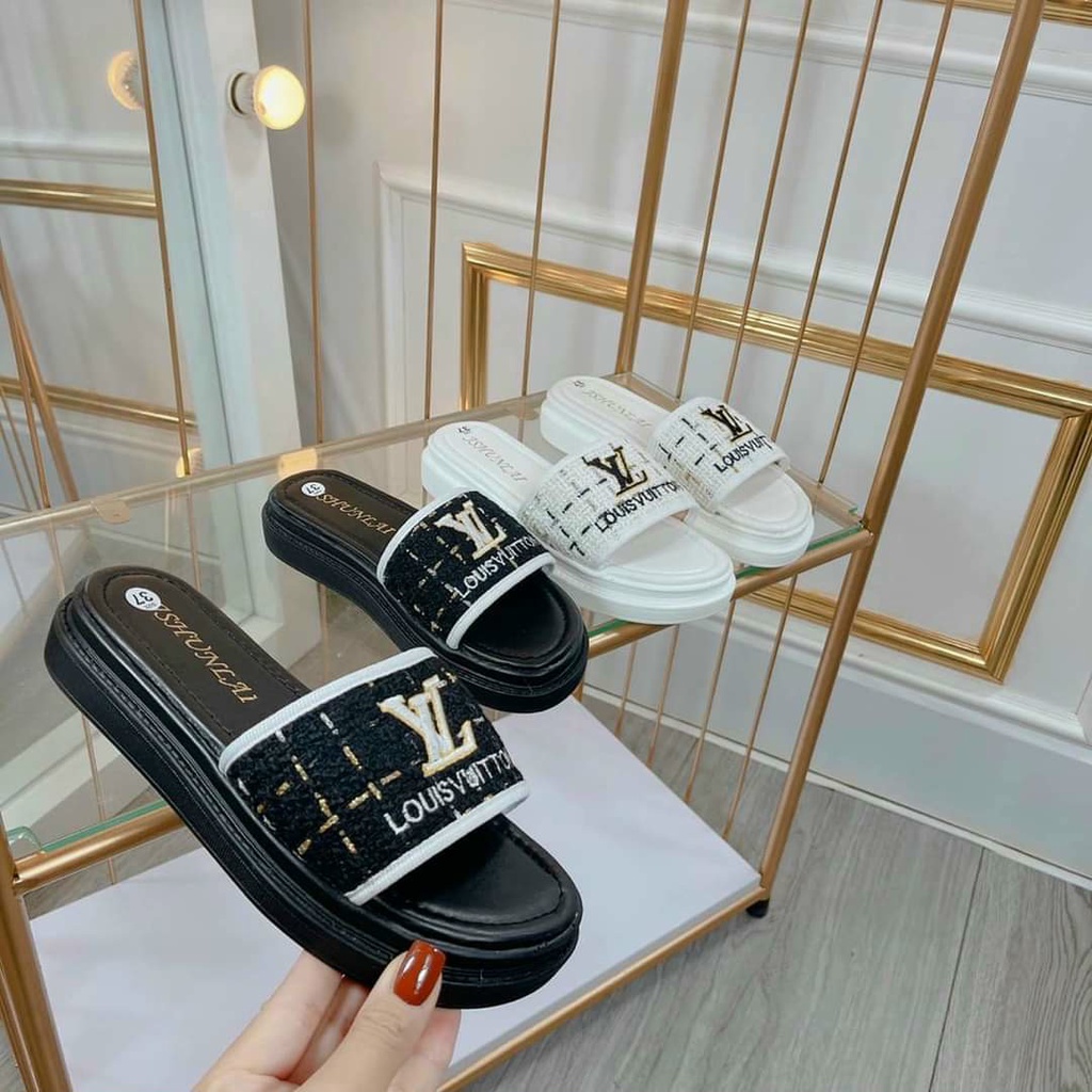 Dép Nữ Quai Ngang Dép Bánh Mì Dạ Thêu Mới LV Thêu Cực Xinh ( trắng, đen )