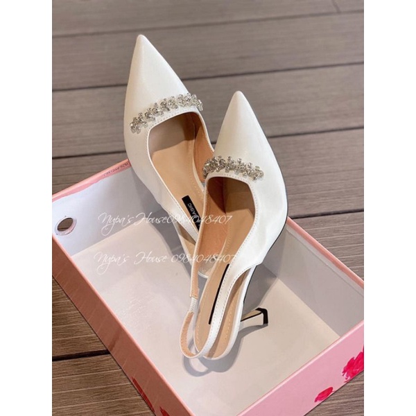 Giày hở gót đá ngang