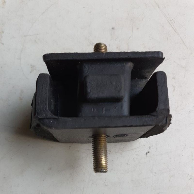 Cao su chân hộp số ô tô tải KIA 1,4 tấn