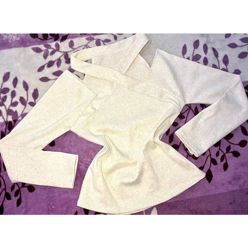 ÁO KHOÉT VAI CỔ CHÉO XINH ảnh thật ở cuối