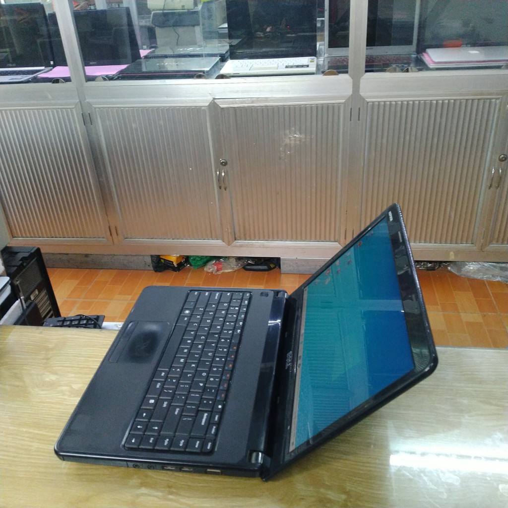 Laptop dell n4030 core i3 m380 4 CPU x2.5 , RAM 2GB ổ 320gb máy đẹp pin tốt | BigBuy360 - bigbuy360.vn