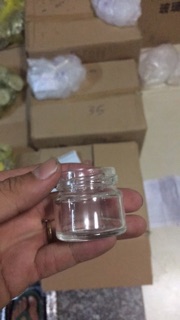 Hủ thuỷ tinh 30g ( nắp đen)