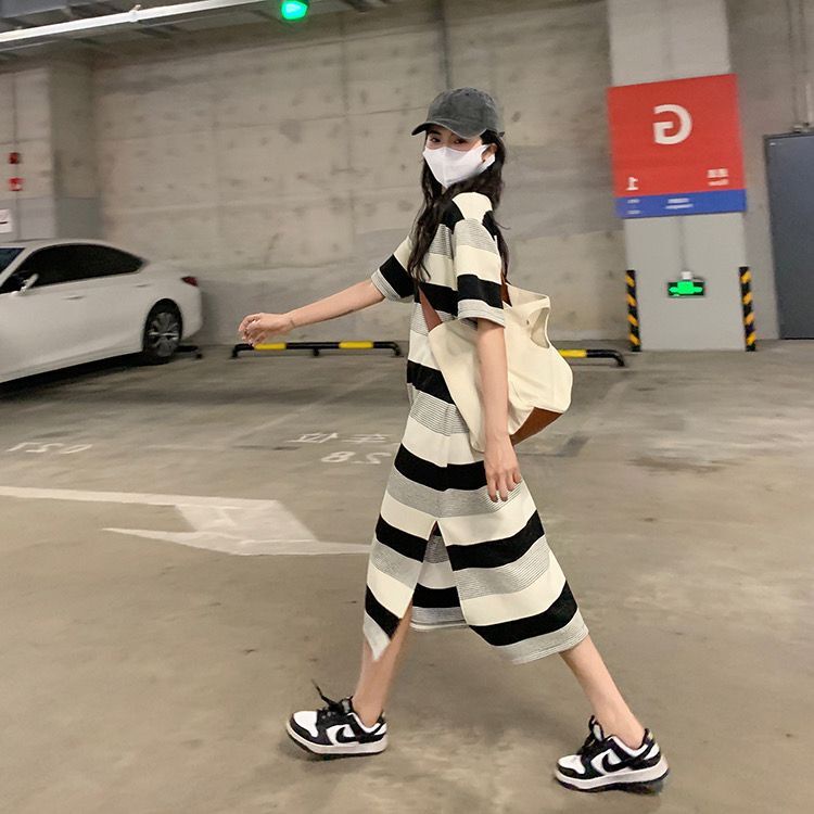 Đầm Tay Ngắn Dáng Rộng Họa Tiết Thêu Kẻ Sọc Thiết Kế Xẻ Tà Phong Cách Cổ Điển Thời Trang Mùa Hè Mới Cho Nữ