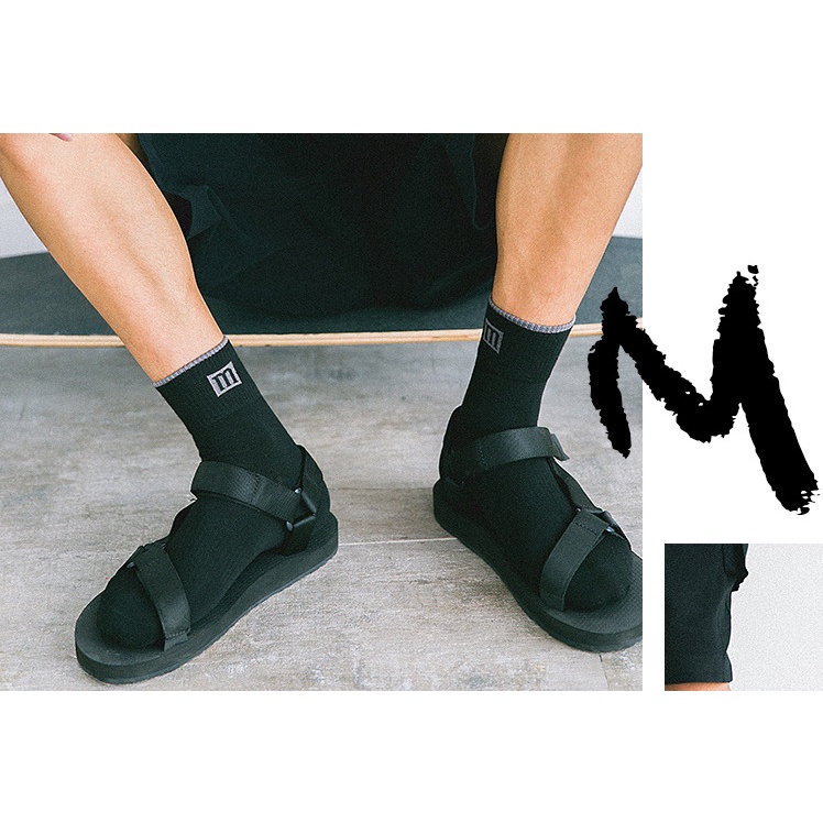 Vớ cotton UNISEX chữ M cổ lửng phong cách thể thao, trẻ trung và năng động.