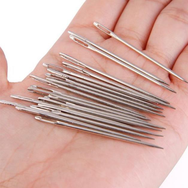 Tá 15 cây kim khâu tay, hoặc 1 cuộn chỉ 2 kim