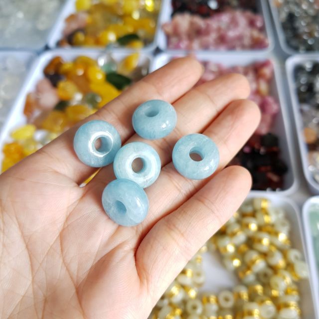 Lu thống đá Aquamarine hợp mệnh thủy