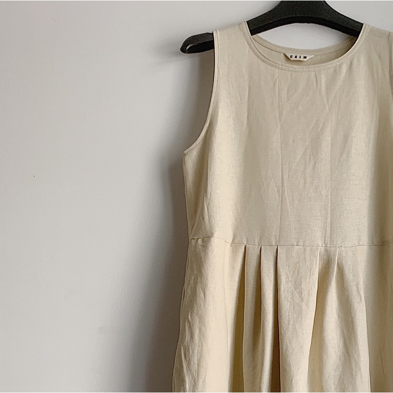 Váy Linen Kana  sát nách form suông rộng vừa | by Calm
