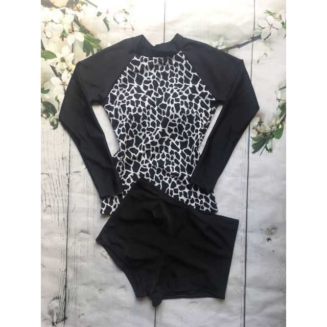 Đồ bơi tay dài kín đáo