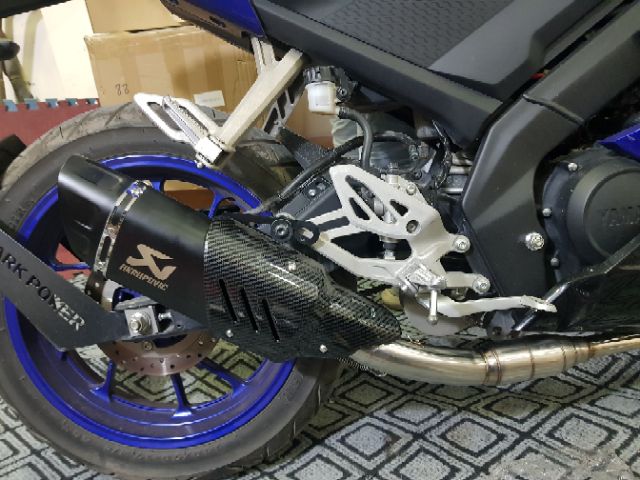 Pô Akrapovic R1 Tem Khắc &lt;TOPGEAR&gt;