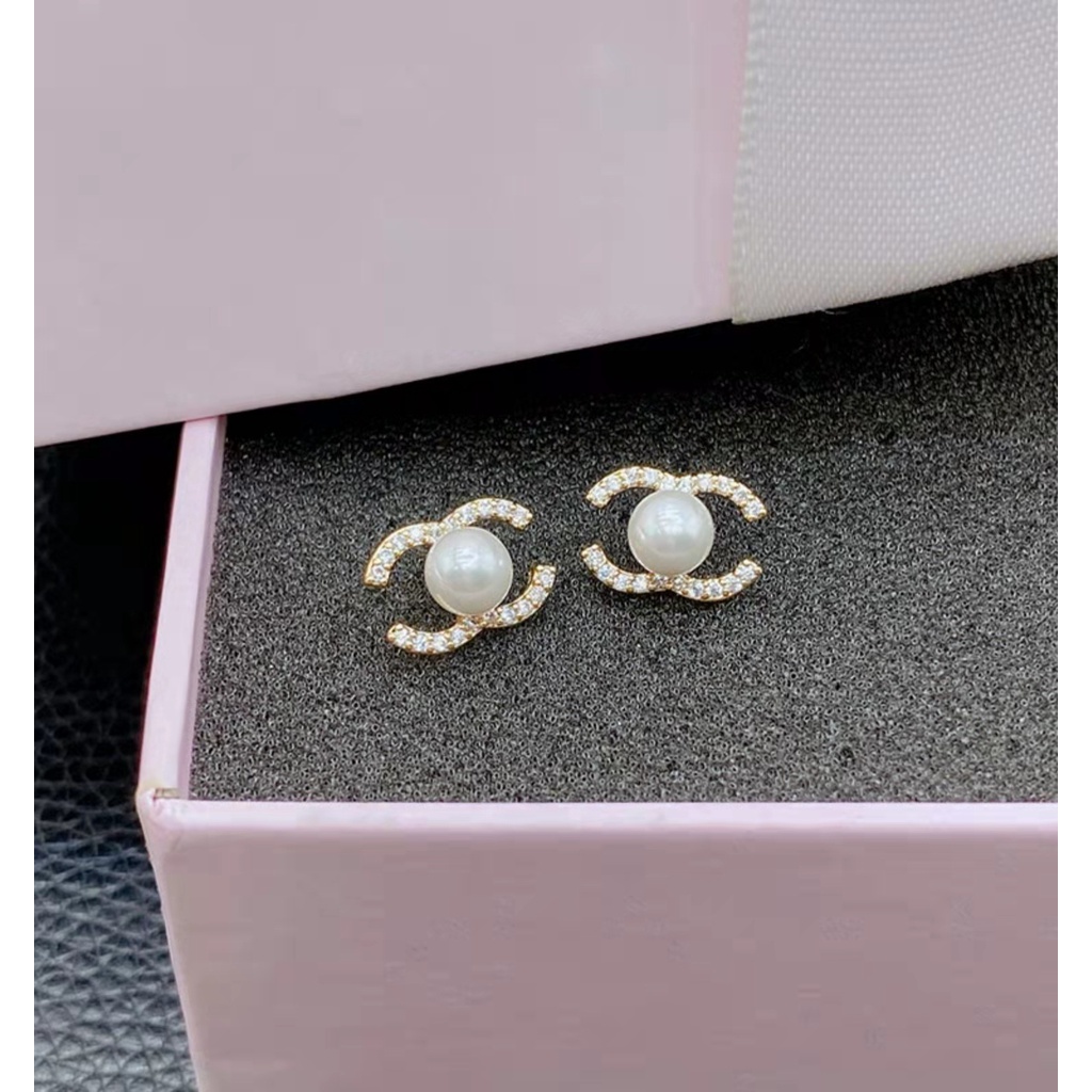 Đôi Khuyên Tai Nữ Đính Ngọc Trai Thời Trang
