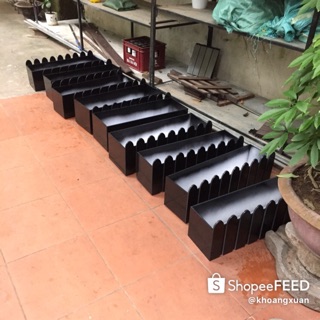 chậu trồng cây composite mầu đen