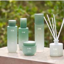 Xịt khoáng cho da mụn, da nhạy cảm chiết xuất ngải cứu Hanyul pure fresh calming water | BigBuy360 - bigbuy360.vn