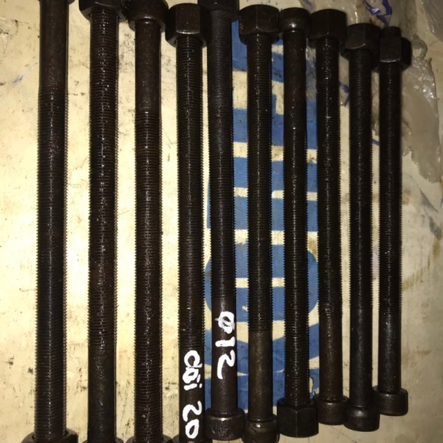 Sản phẩm gia đình làm: BLXT phi 12 dài 20cm đen rin