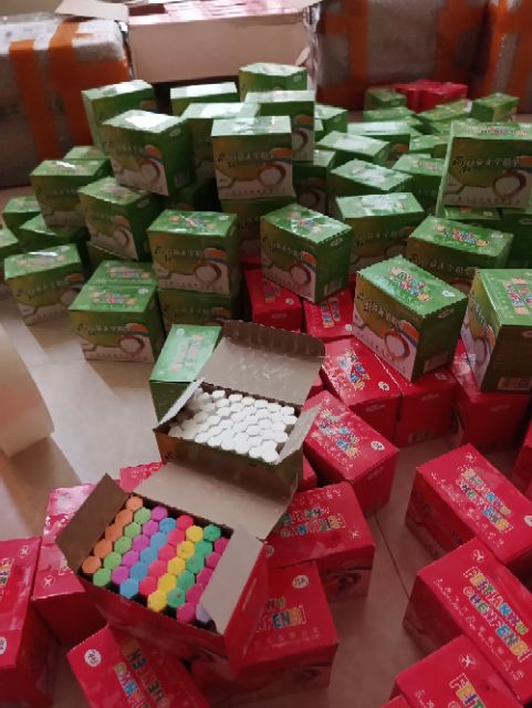 Phấn màu lục giác viết bảng hộp 50 viên, 10 màu SALE