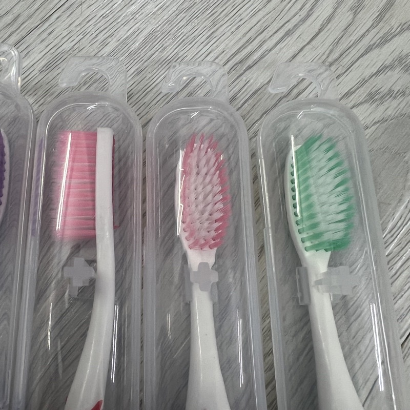 Bàn chải đánh răng hiệu SUWADEE đầu lông mềm, mịn, có hộp đựng tiện lợi du lịch hàng thái lan
