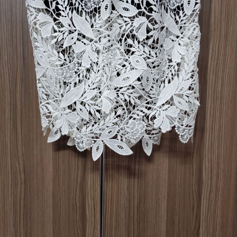 Đầm ren body thiết kế Lee Hoàng Sơn