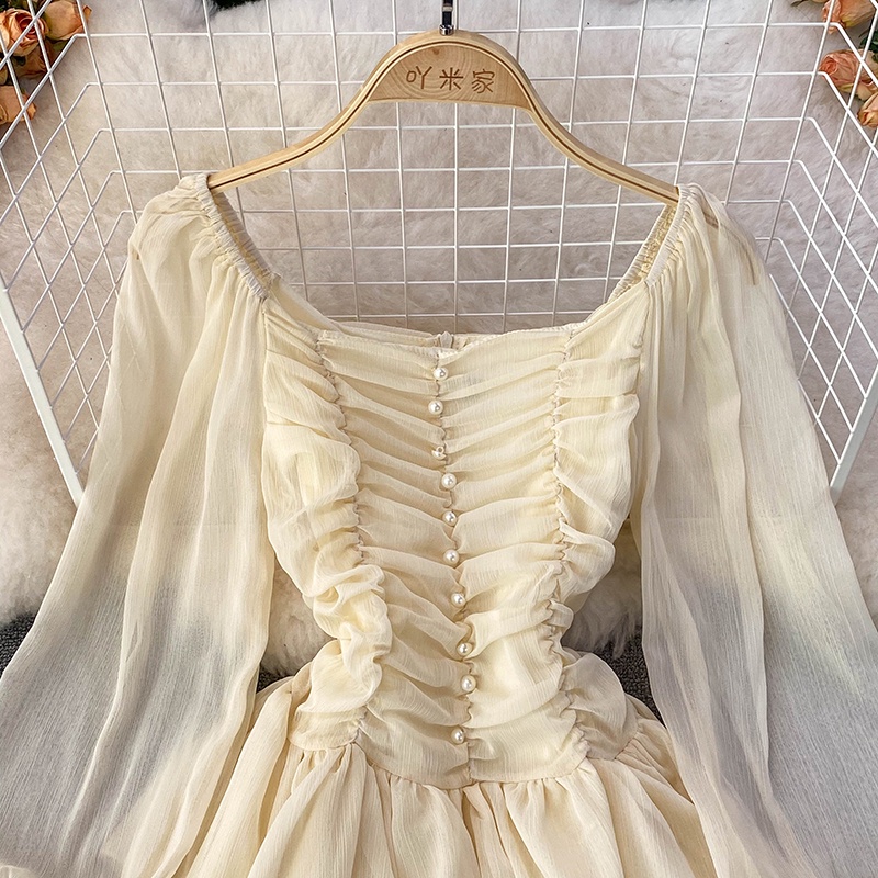 ĐẦM VOAN XOÈ CỔ VUÔNG, TAY DÀI, ĐÍNH NÚT