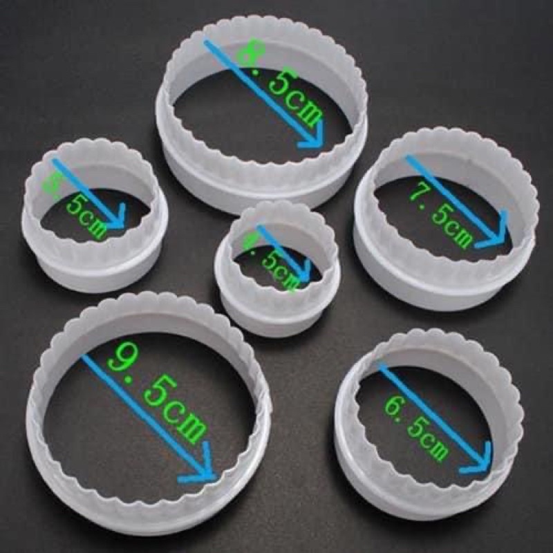 set 1 khuôn gỗ và 6 khuôn nhựa tròn làm bánh quy