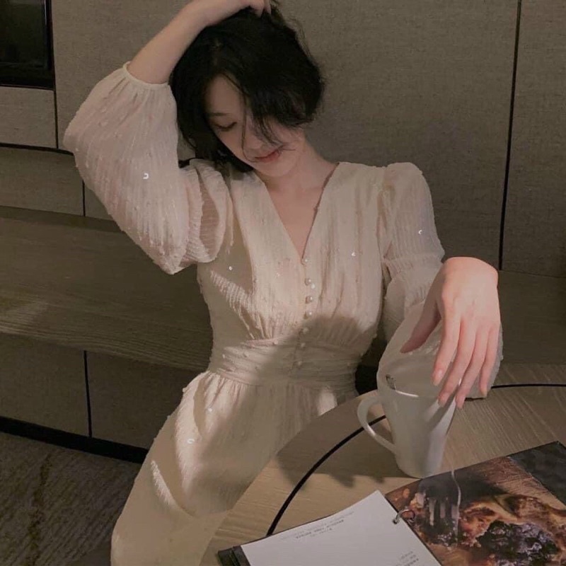 Váy tơ kim sa cổ V phối cúc ngọc | BigBuy360 - bigbuy360.vn