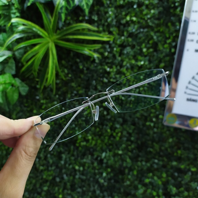 Gọng kính cận không viền